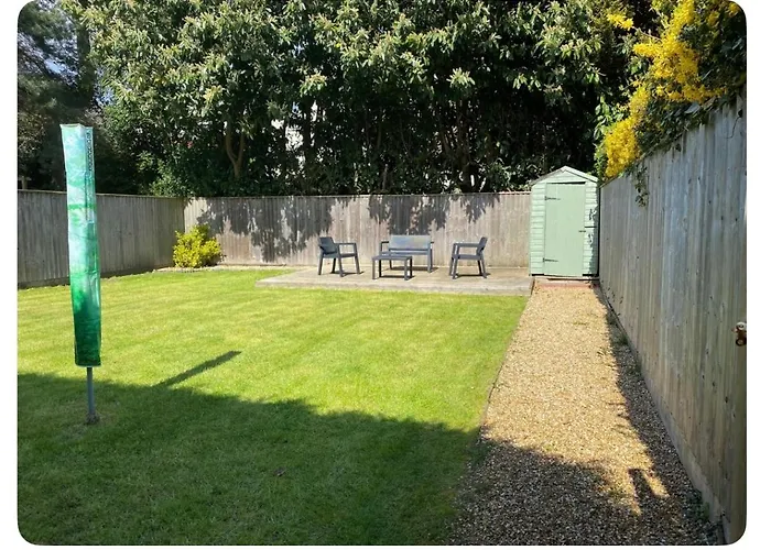 Beautiful Garden Flat In - First Floor